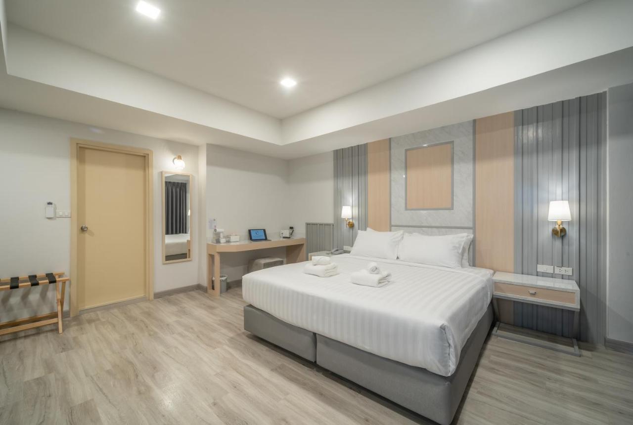 The Space Hotel Lampang Bagian luar foto