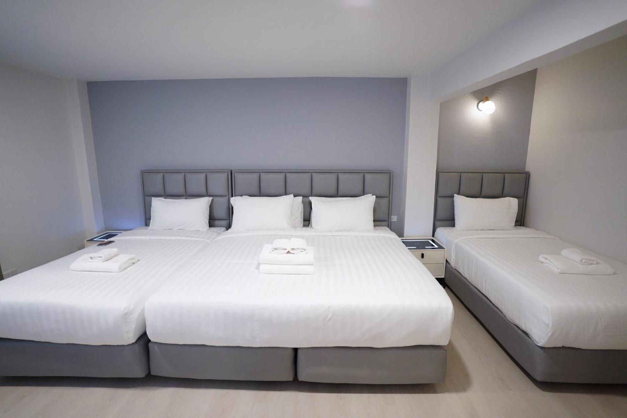 The Space Hotel Lampang Bagian luar foto