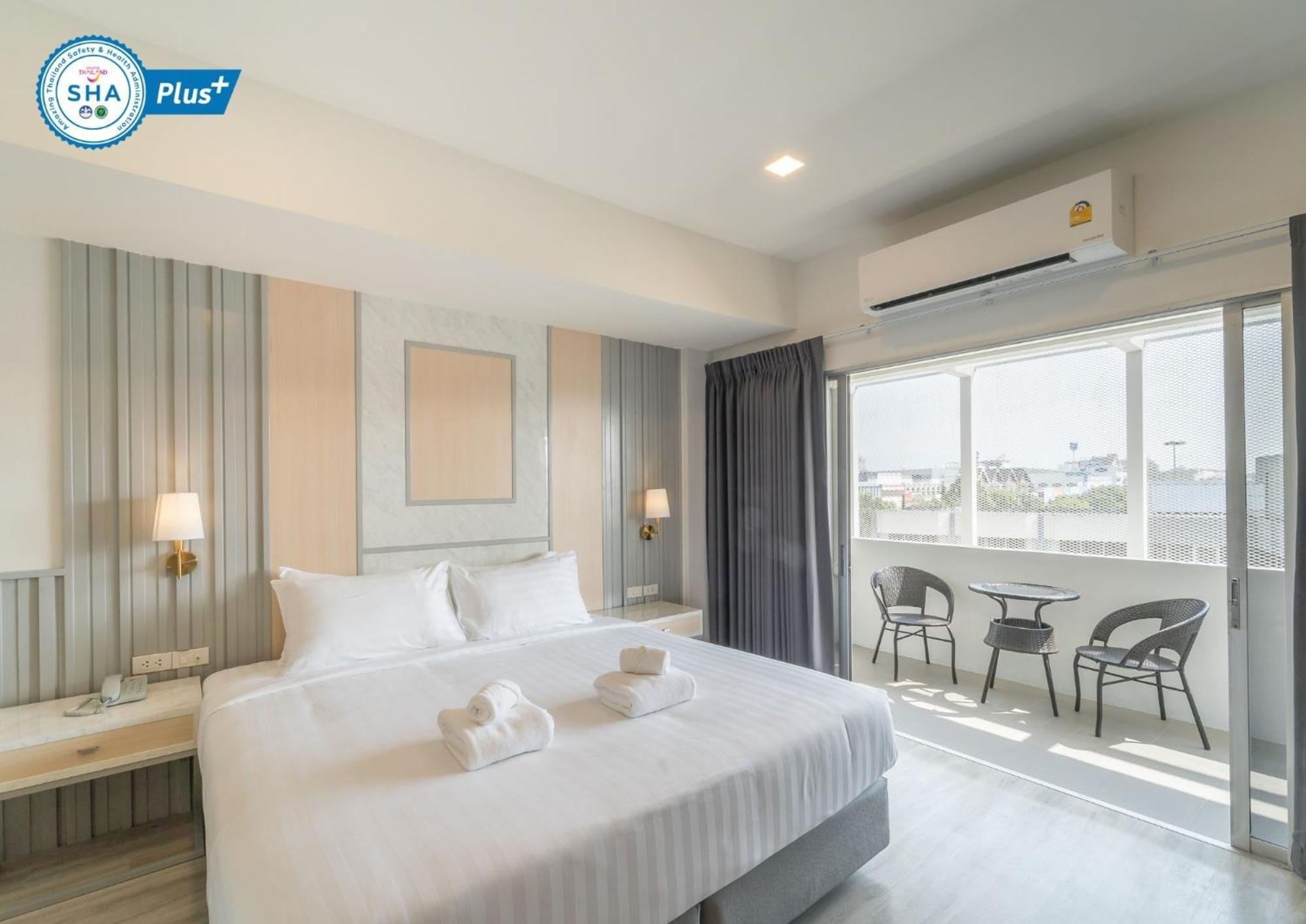 The Space Hotel Lampang Bagian luar foto